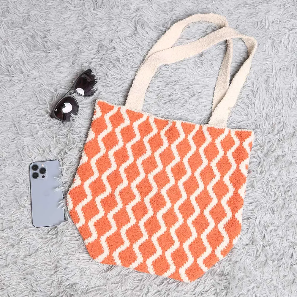 iLLASPARKZ Chevron Knit Tote Bag